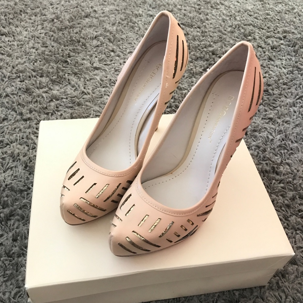 BCBG Generation peach Pointy Heels